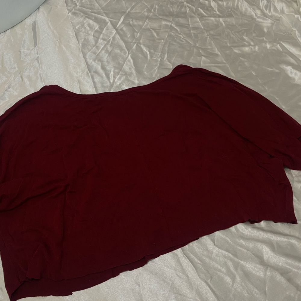 🔥 2/$12 flowy v neck crop top